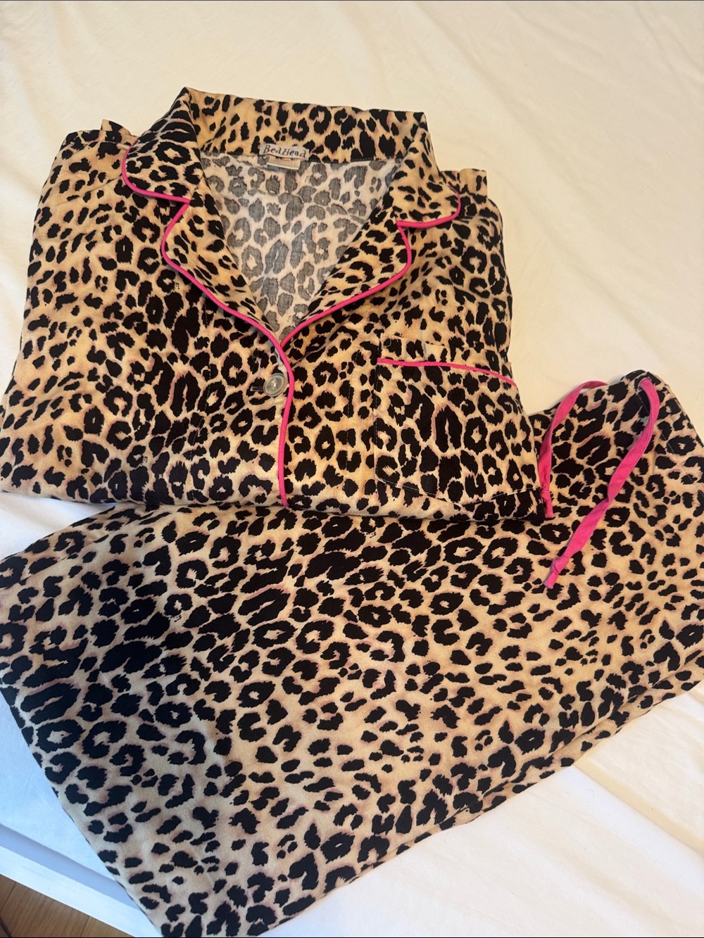 Bed head Leopard Print Women’s Pajama Set with Pink Trim new small
